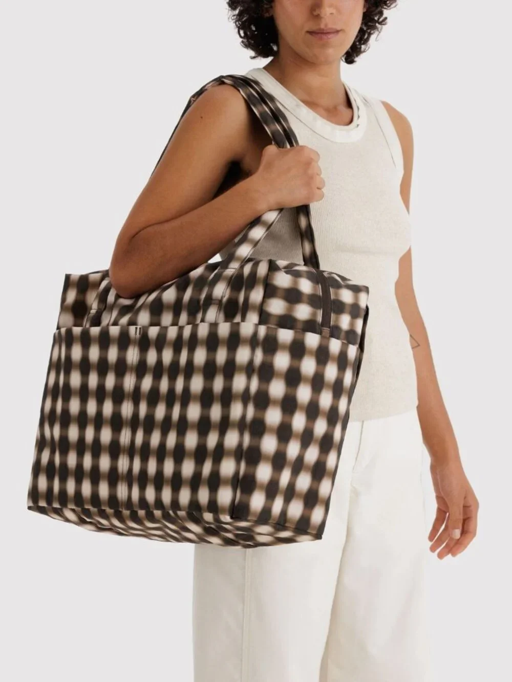 Baggu Cloud Carry On in Blurred Gingham Brown - Picture 2 of 10